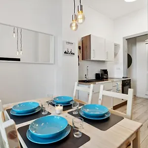 Sweet Central Tiny For 4 People Apartment